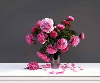 Modern Idyllic Style Flowers-ID:114450166