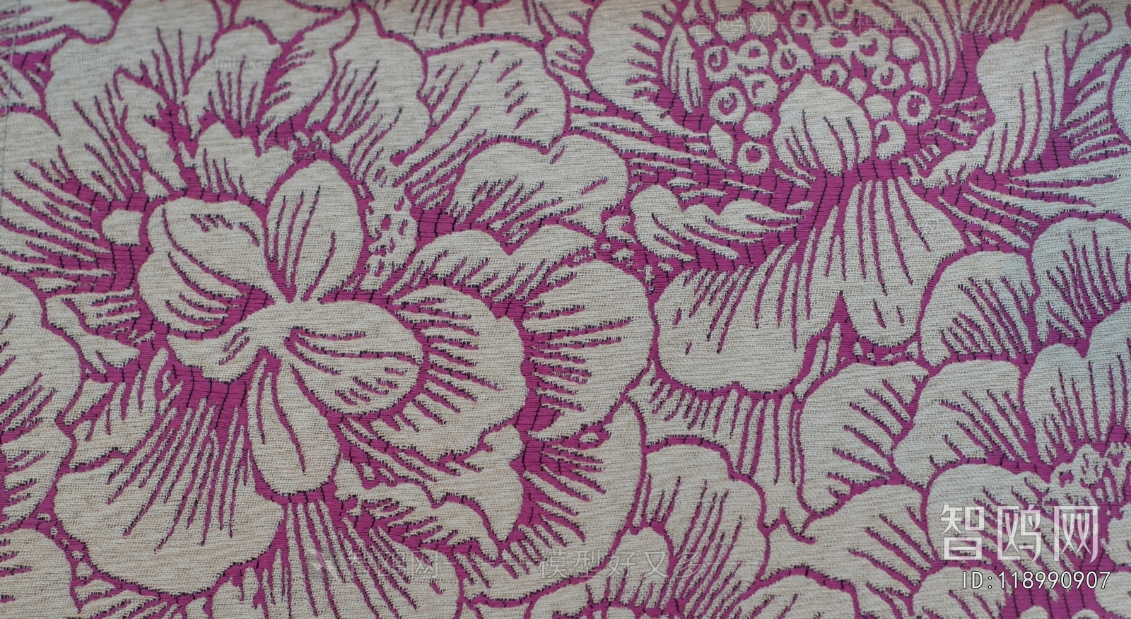 现代紫色花纹布料