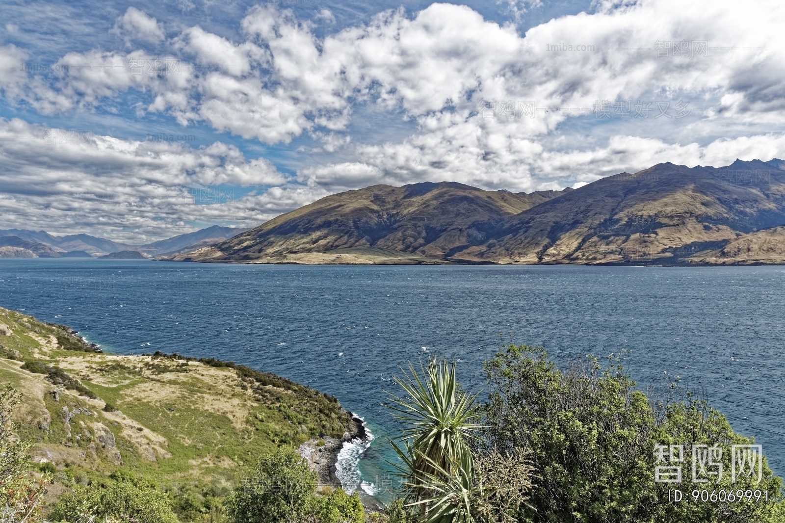 现代湖泊森林风景