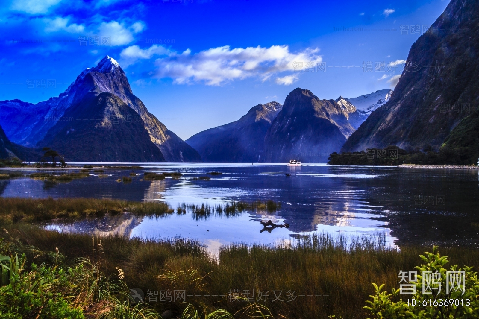 现代湖泊山水风景