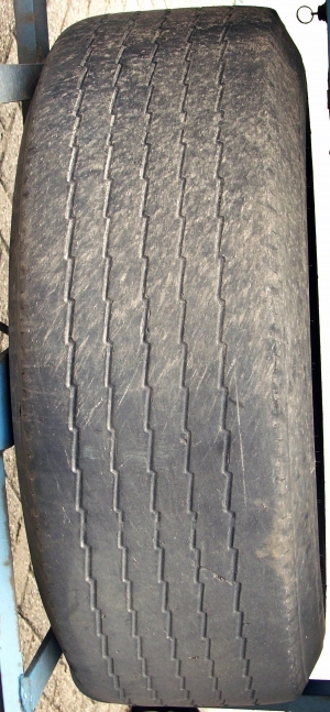 旧橡胶轮胎旧纹理-ID:5882648