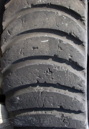 旧橡胶轮胎旧纹理-ID:5882652