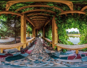 绿茵廊架休闲河畔全景HDR-ID:501110698