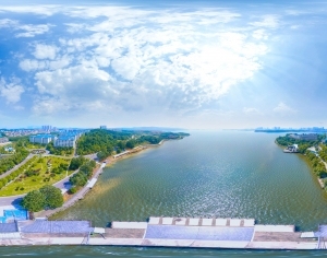 HDR湖泊河流绿化生态城市全景-ID:5953143