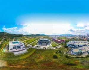 HDR白天城市生态绿化全景-ID:608272086