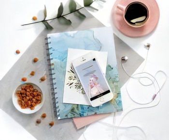 Modern Mobile Phone-ID:813388117