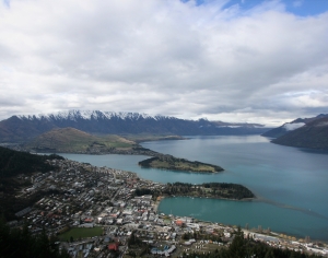 现代森林湖泊风景-ID:748843918