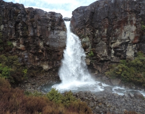 现代瀑布风景-ID:802930127