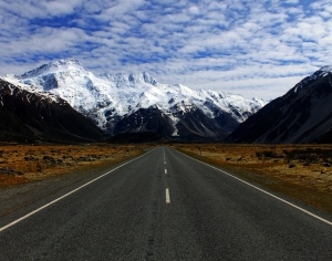 现代雪山道路风景-ID:6308191