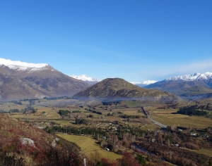 现代雪山乡村风景-ID:414422044