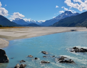 现代雪山湖泊风景-ID:261403084