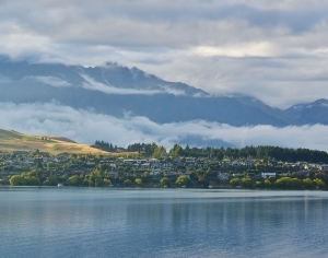 现代湖泊风景-ID:6308591