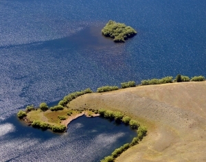 现代湖泊风景-ID:6308599