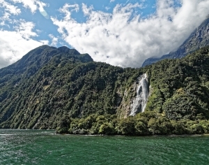 现代森林湖泊风景-ID:6308664