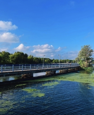 现代公园外景-ID:6309050