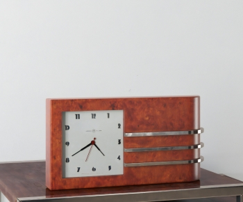 Modern Clocks And Watches-ID:668193107