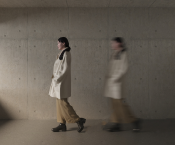 Modern Woman-ID:579790127