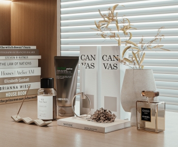 Modern Perfume/Cosmetics-ID:651654012