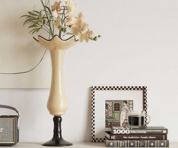 Modern Flower Arrangement-ID:107207067