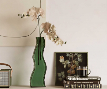 Modern Flower Arrangement-ID:555114983