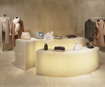 Modern Clothes-ID:682483914