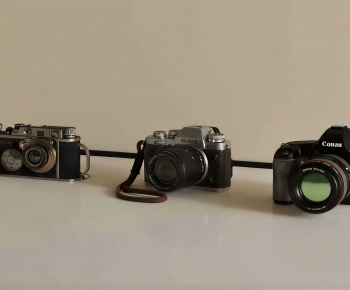 Modern Digital Camera-ID:195758108