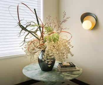 Modern Flower Arrangement-ID:682785033