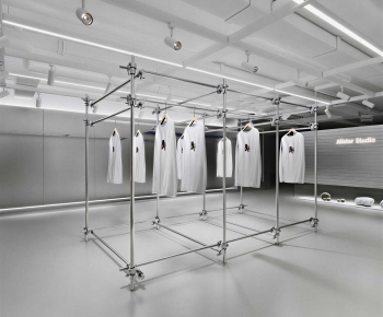 Industrial Style Clothing Store-ID:258879905