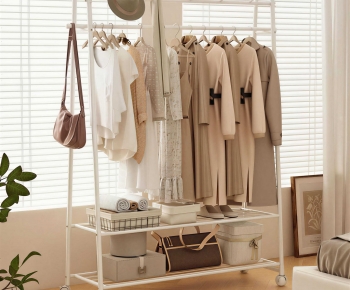 Modern Coat Hanger-ID:666374929